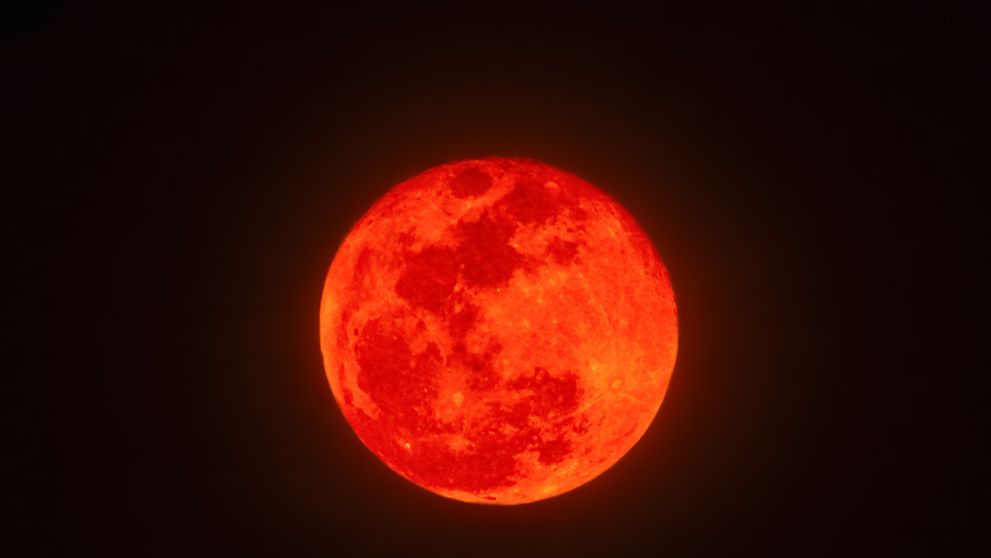 Luna Sângerie va fi văzută pe cerul României pe data de 14 martie 2025. Cum afectează acest fenomen starea de spirit a oamenilor