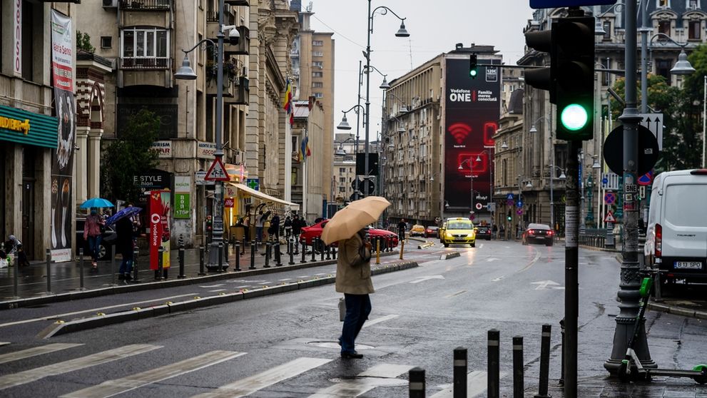 Cum va fi vremea în România în luna septembrie. Temperaturi de 30 de grade, dar și zile ploioase