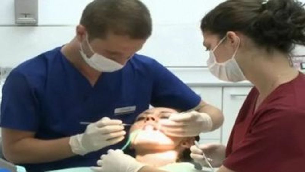 Recomandarea specialistilor pentru o dantura sanatoasa si frumoasa! VIDEO
