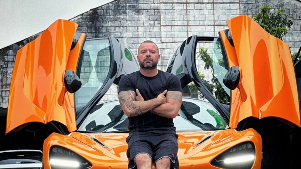 Un cunoscut influencer a murit pe loc în timpul unei sesiuni de tatuaje! Care a fost cauza decesului