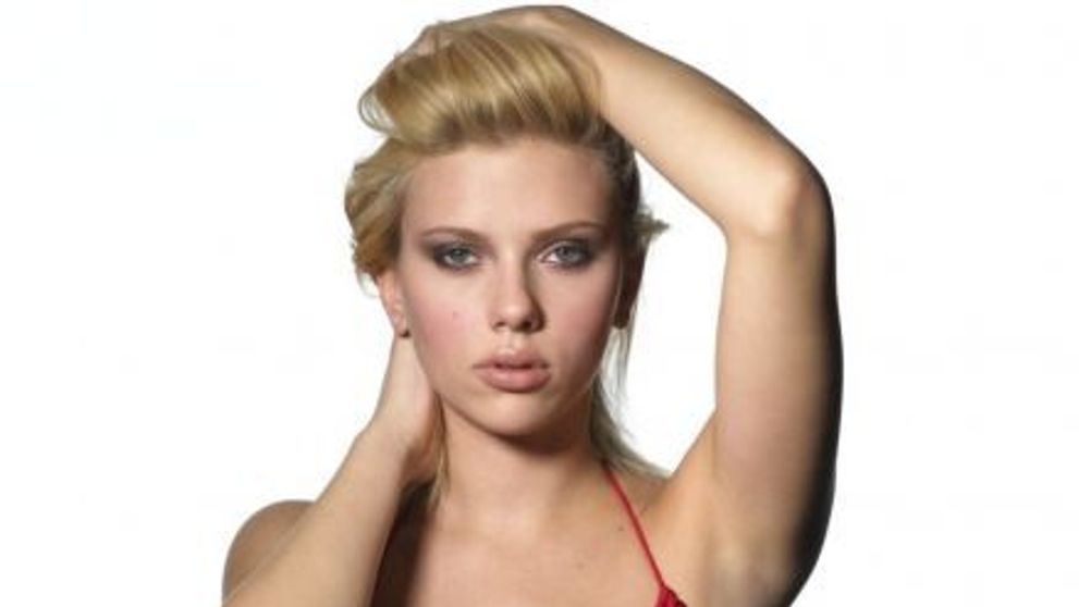 Vezi cum arata cea mai sexy lectie de gimnastica cu Scarlett Johansson, Jessica Alba si Eva Longoria! VIDEO