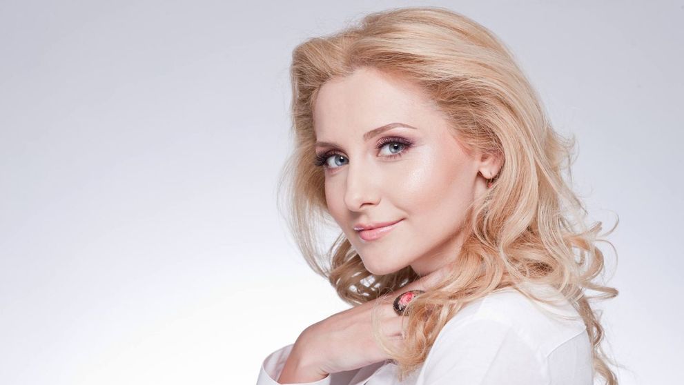 Alina Sorescu a devenit mamica. Vedeta a nascut duminica dimineata o fetita de nota 10