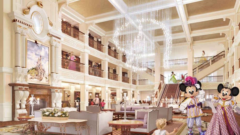 Cum arată hotelul de cinci stele Disneyland Hotel din celebrul parc de distracții de lângă Paris