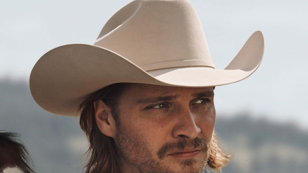 Cine este și cum arată soția lui Luke Grimes. Actorul a devenit celebru pentru rolul lui Kayce Dutton în serialul Yellowstone