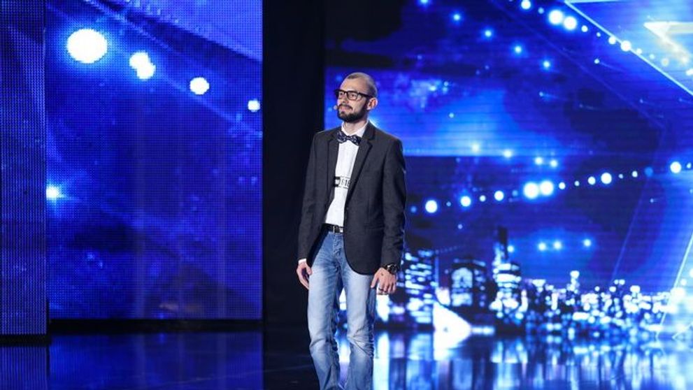 Andi Moisescu i-a strans mana la final. Cu un pachet de carti a reusit imposibilul