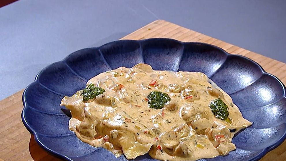 Masterchef 2024, 23 septembrie.  Traian Onișor - Pernițe umplute cu pui și cașcaval în sos de ciuperci