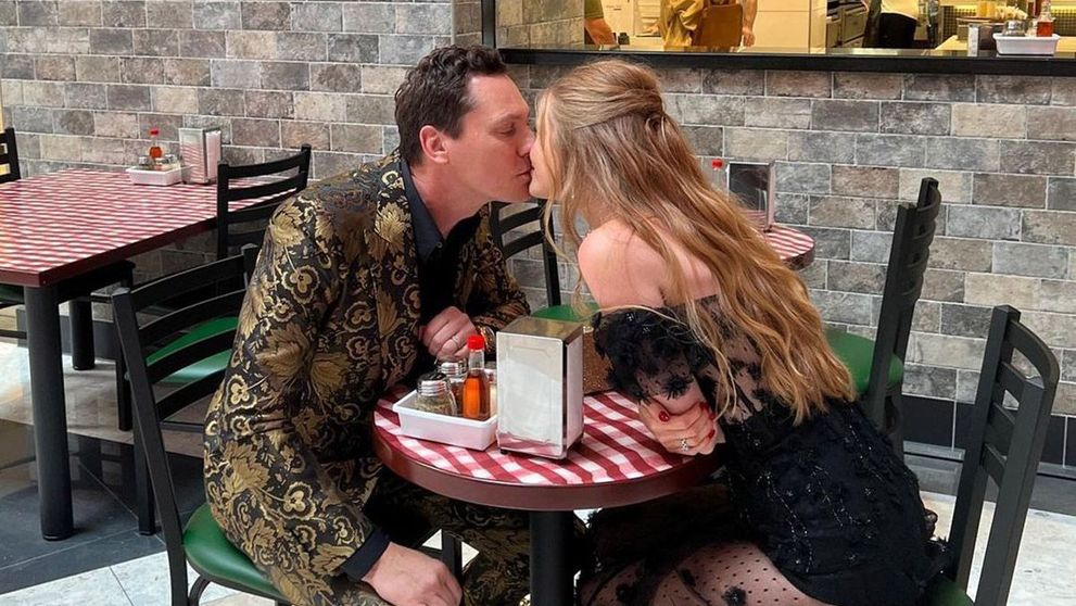DJ Tiesto și soția sa, modelul Annika Verwest, așteaptă cel de-al doilea copil