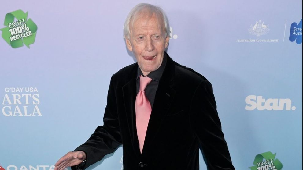 Îl recunoști pe bătrânelul ghiduș? În anii 90, era considerat cel mai viril și șarmant actor de la Hollywood