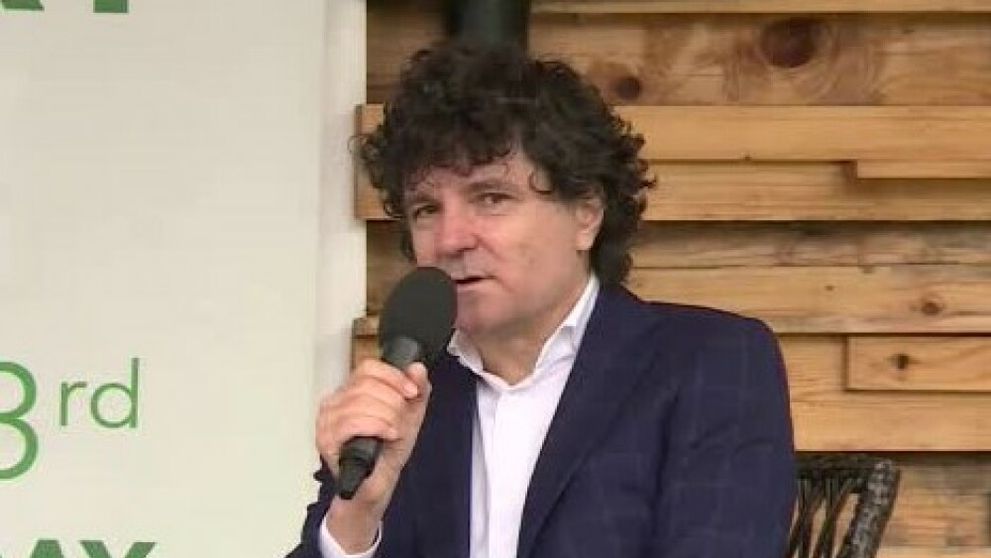 Întrebat în trecut dacă s-a certat cu frizerul, Nicușor Dan s-a filmat acum la tuns. Ce schimbare de look și-a făcut primarul Capitalei