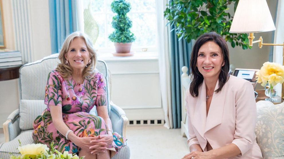 Carmen Iohannis, definiția eleganței și a rafinamentului. Pentru ce ținută a optat Prima Doamnă a României la întâlnirea cu Jill Biden de la Casa Albă: „Eleganță, pedanță, modestie, rafinament”