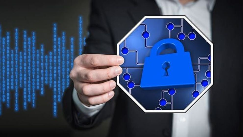 (P) Cum asiguri securitatea datelor din firmă pentru telemuncă
