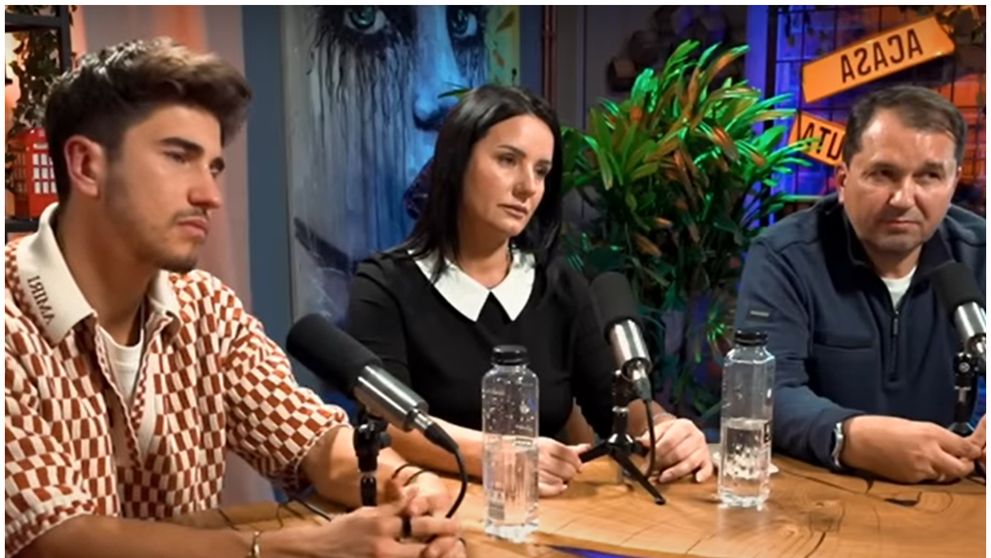 Ce relație are Sebastian Dobrincu cu părinții săi. Mama lui nici măcar nu îl urmărește când apare la televizor: „Exagerată, chiar exagerată”