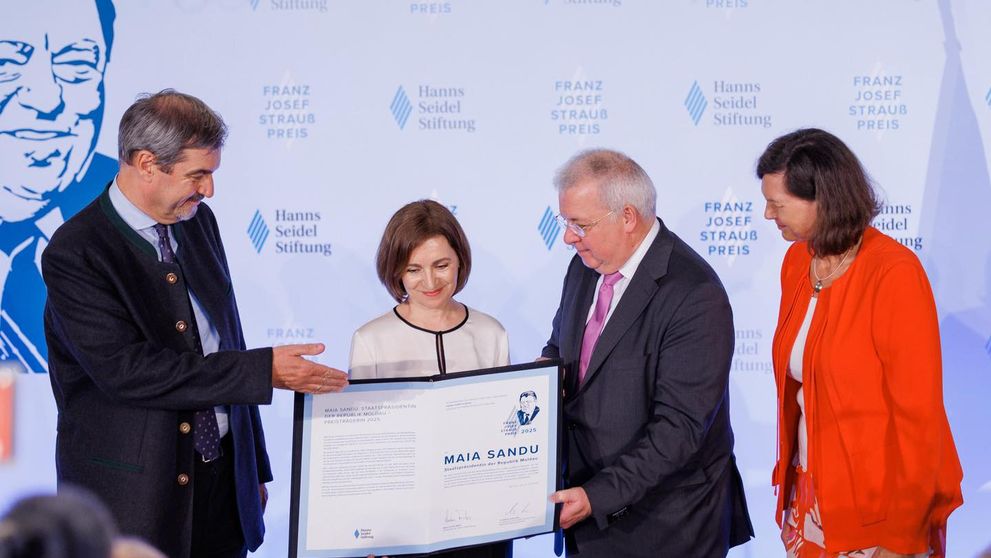 Maia Sandu a primit Premiul Franz Josef Strauss. Ce va face cu banii primiți - FOTO