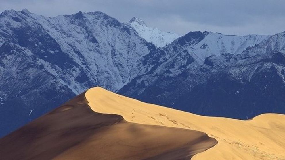 Dupa zapezile din Sahara, <span style=
