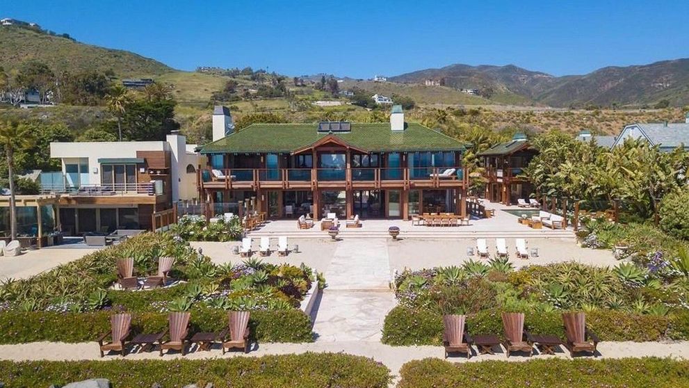 Pierce Brosnan și-a scos la vânzare casa de 100 de milioane de dolari, pe care și-a construit-o singur
