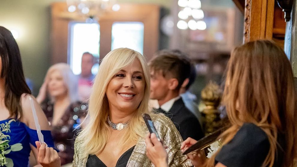 Dana Săvuică, soacră mică! Fiica vedetei s-a căsătorit. Primele imagini cu Julie Stanciu în rochie de mireasă