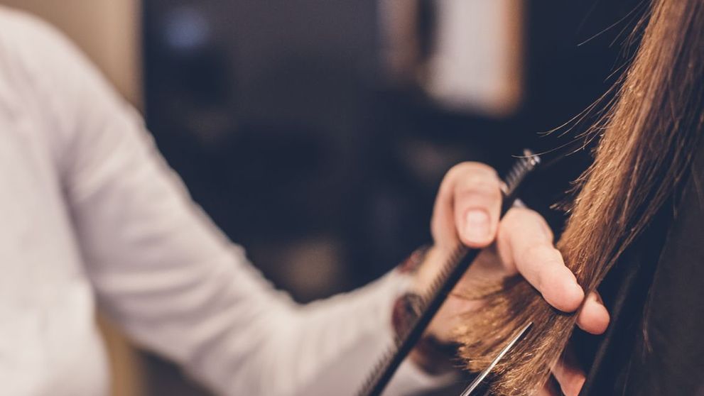 O coafura noua poate transforma total felul in care arati. Schimbarile radicale de look la care au apelat aceste femei