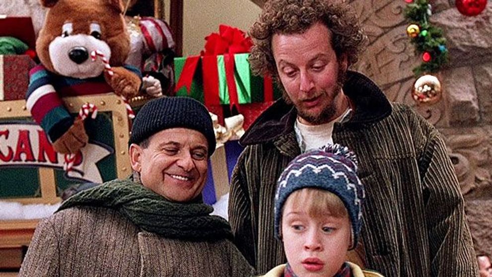 Ce mai fac hoții din “Singur acasă”? Joe Pesci și Daniel Stern sunt de nerecunoscut în prezent