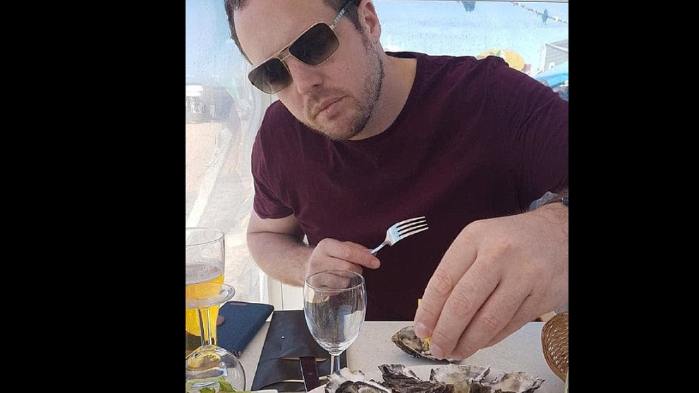 Un barman, cu doar 14 lei în cont, a găsit un bancomat cu o defecțiune, care i-a permis să scoată bani ”nelimitat”. Acesta a cheltuit 1,6 milioane de dolari în patru luni!