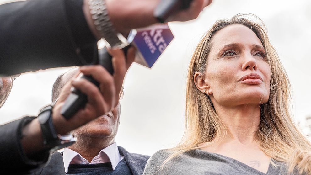 Chiar au înlocuit-o pe Angelina Jolie cu o clonă? Cum a apărut teoria conspirației din China: „Arată complet diferit”