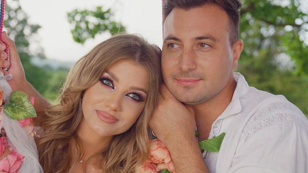 Codruţa Filip, apariție rară în costum de baie. Cum a filmat-o Valentin Sanfira pe soția lui în luna de miere