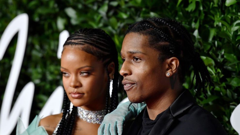 Rihanna iubește din nou! Cine este rapperul care a cucerit-o pe artistă