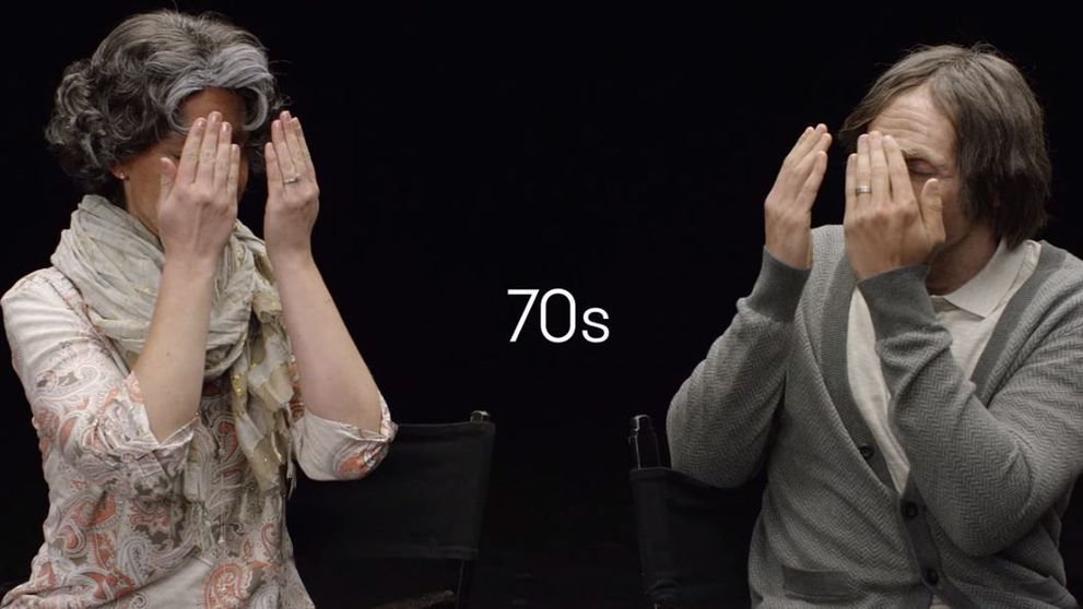 Ce se intampla atunci cand doi indragostiti vad cum vor arata peste 70 de ani. Reactia lor, emotionanta - VIDEO