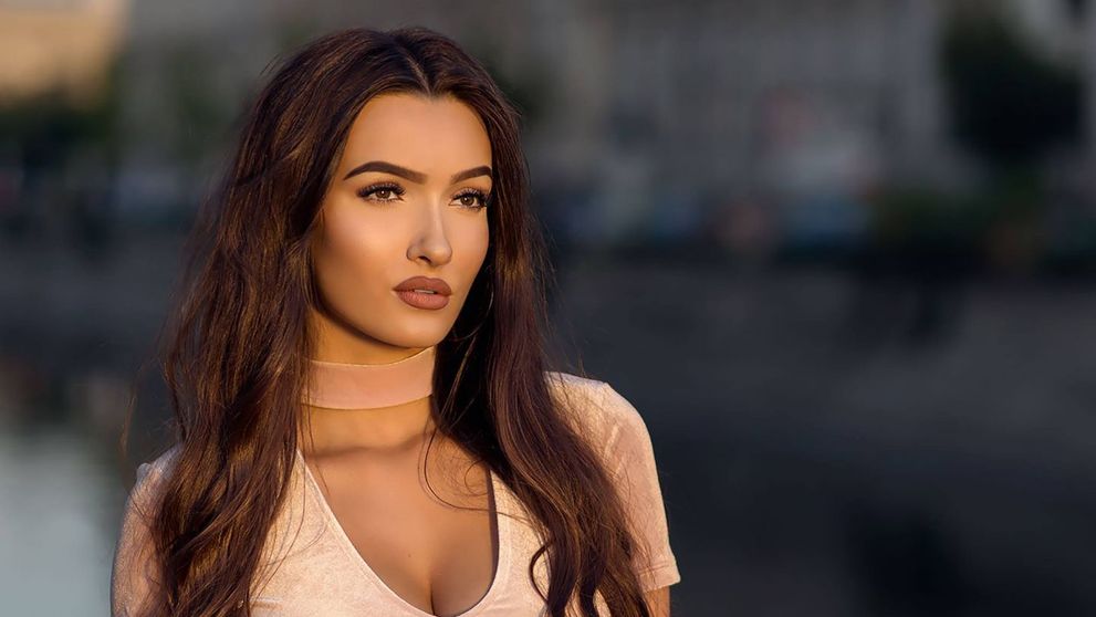 Cum întâmpină Viviana Sposub luna octombrie? Cu fotografii năucitoare