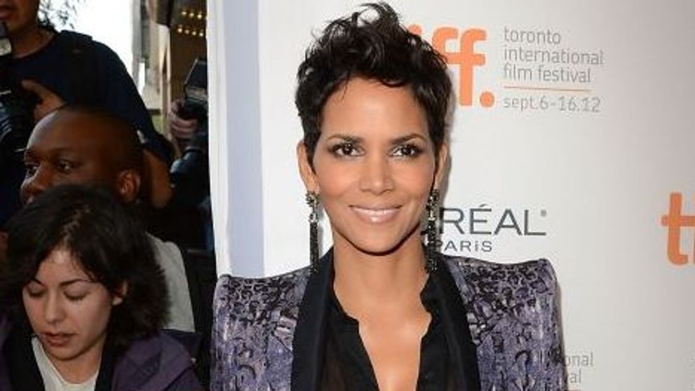 Halle Berry, <span style=