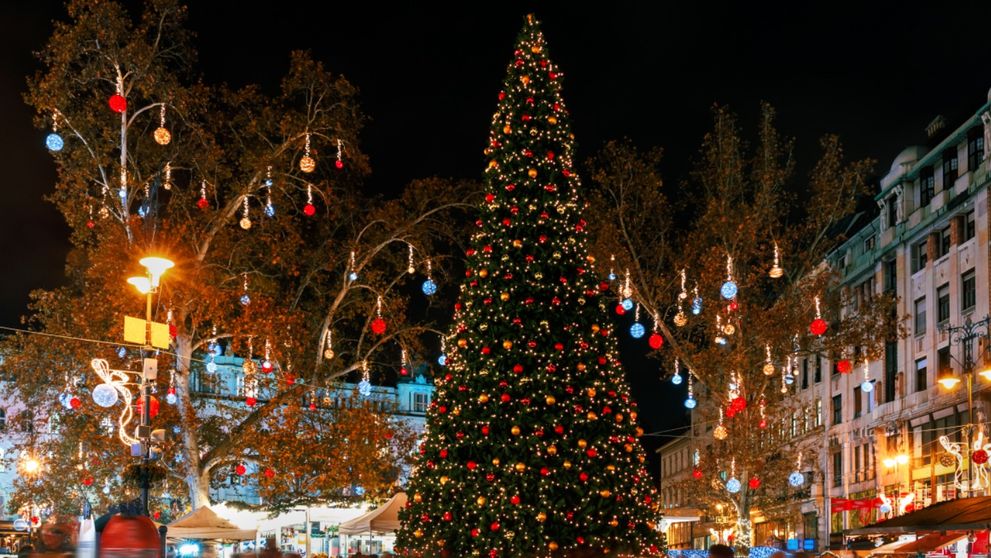 Singurul oraș din România care primește 800.000 de euro pentru iluminatul festiv și Târgul de Crăciun! Suma record a stârnit furie în rândul locuitorilor: „Avem alte priorități!”