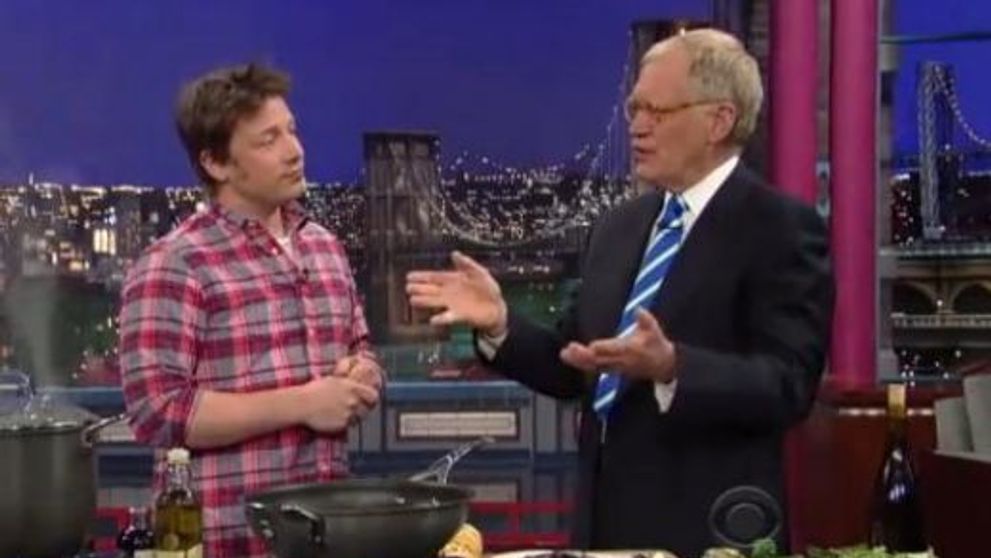 Jamie Oliver, suparat pe America: “Nici nu ajung bine intr-o scoala, ca ma si dau afara!”