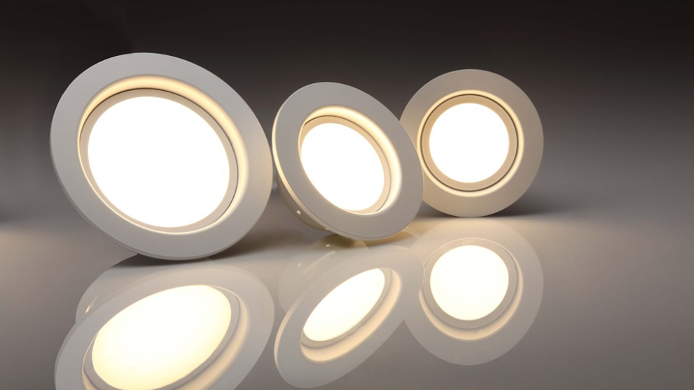 (P) De ce becurile cu led sunt tot mai mult preferate pentru iluminatul casei?