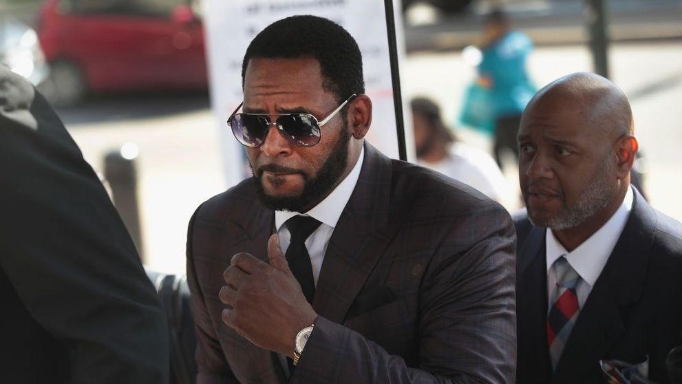 Starul R&B R. Kelly, găsit vinovat pentru abuz sexual și relații intime cu minori