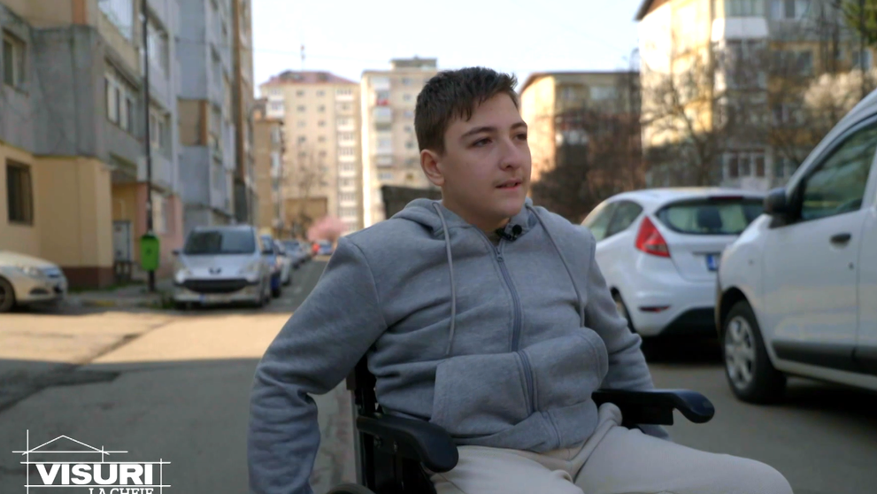 VIDEO Andrei Radu a mers singur la școală, pentru prima oară de la accident. Reacția colegilor