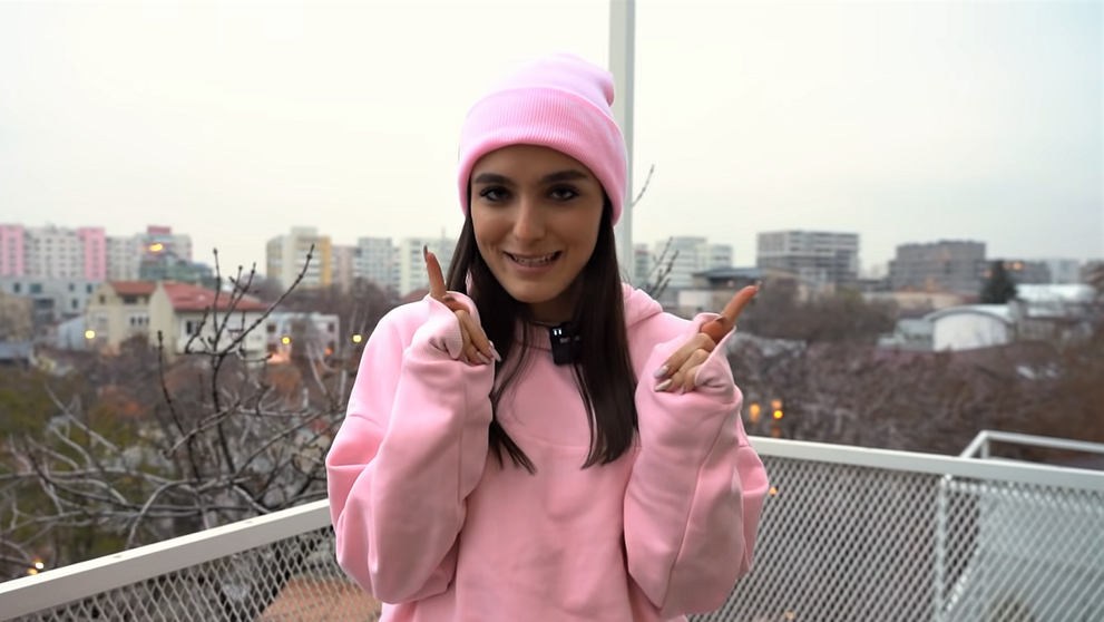 Alexia Eram, ultimele retușuri în apartamentul cumpărat din banii ei: „Pot să vă arăt cum a ieșit baia”