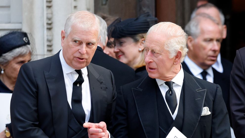 Regele Charles i-a dat fratelui său Andrew „cel mai dur ordin de până acum”: „Șterge zâmbetul de pe față”