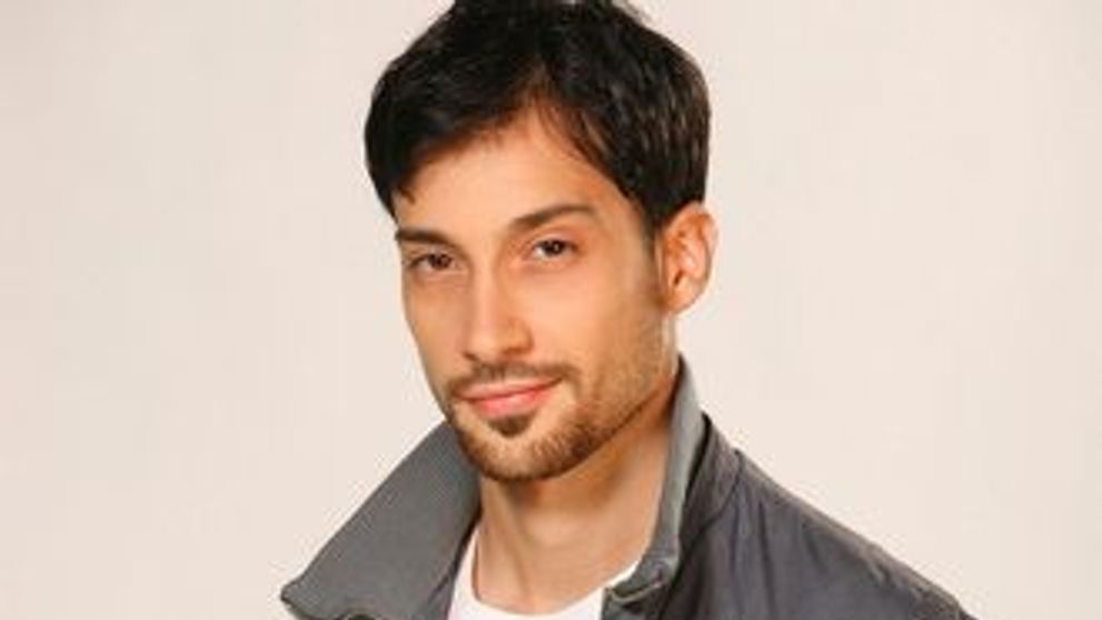 Costin Sforaru, protagonistul  serialului “Mostenirea”,  partener de biliard cu Alfonso Poncho Herrera, ex-RBD