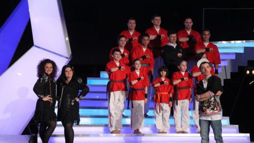 Tutu Adrian, Cristina si Alina si grupul Akikai au ajuns in finala “Romanii au talent” FOTO