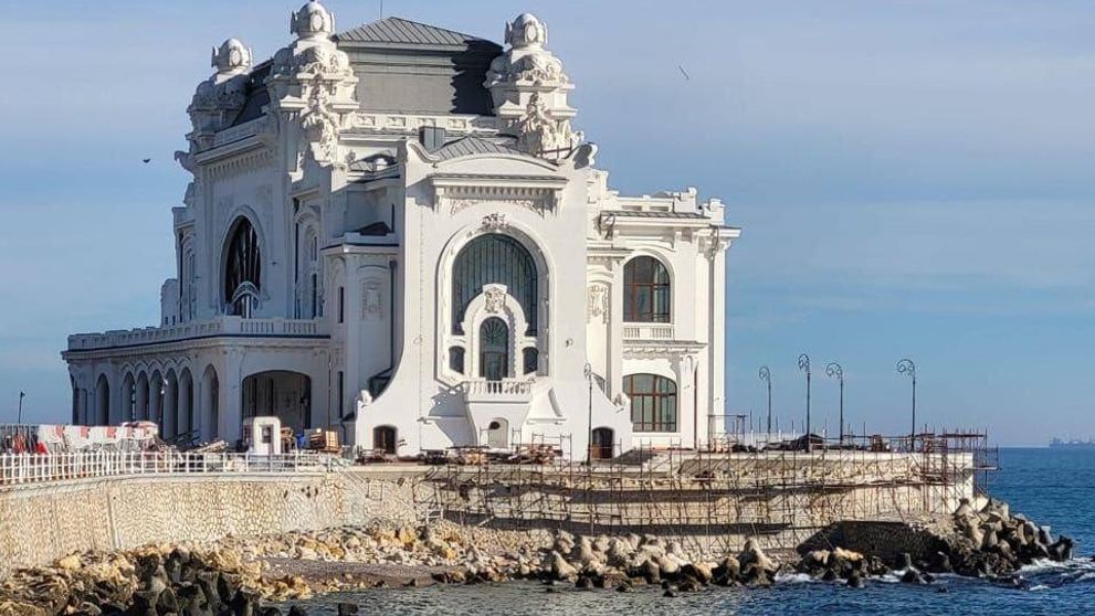 Cum arată în interior Cazinoul din Constanța după renovare. Reacția localnicilor: „Se vede că și-au dat interesul”