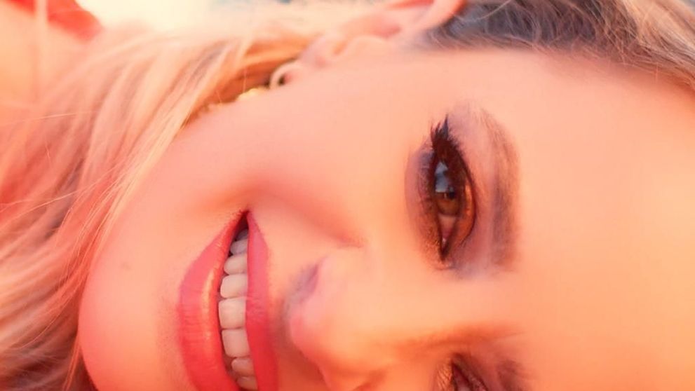 Artista Cleo a lansat videoclipul piesei “Come Along”