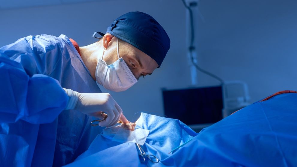 Ce s-a întâmplat în cazul chirurgului care a refuzat să-l opereze pe băiatul de 16 ani, care a murit de peritonită. Ce a ieșit la iveală după ancheta de la Spitalul de Urgență din Târgu Jiu