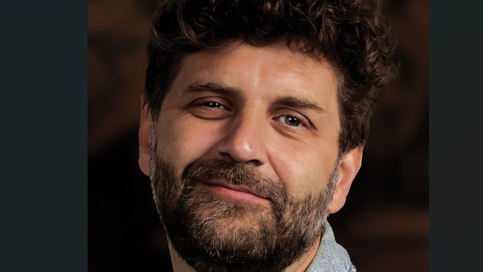 Cine este Ioan (Johnny) Bădeliță de la Trădătorii. Actorul are o familie superbă: ”Chiar dacă mă consideram burlac convins...”