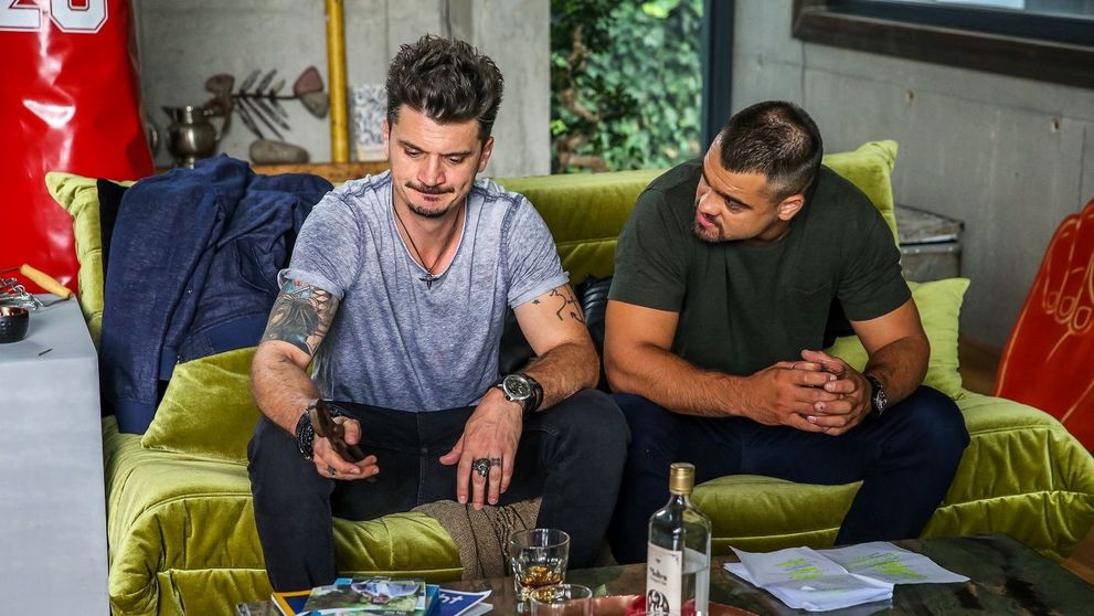 Vlad își ia rămas bun de la Petre, iar Leo hotărăște să plece și să fie liber!
