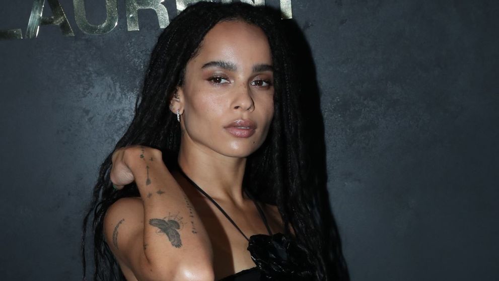 Fiica lui Lenny Kravitz, Zoe, a pozat dezbrăcată, cu dedicație pentru Donald Trump