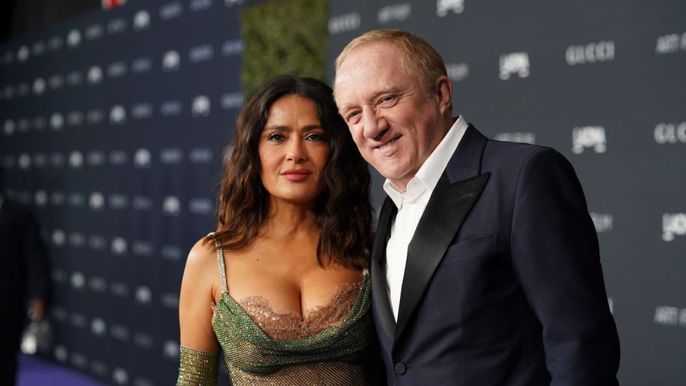 După ce a fost acuzată că s-a măritat din interes, Salma Hayek le dă peste nas cârcotașilor: „După 18 ani împreună și 15 ani de căsnicie...”