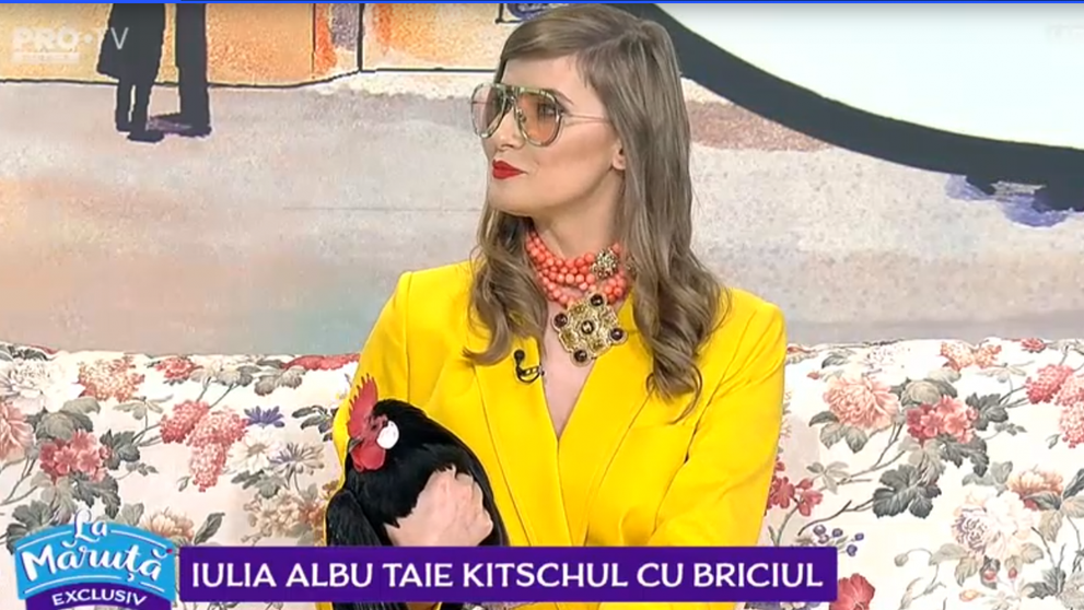 VIDEO Iulia Albu, o nouă apariție inedită. Ce a spus despre fotografiile vedetelor de pe Instagram