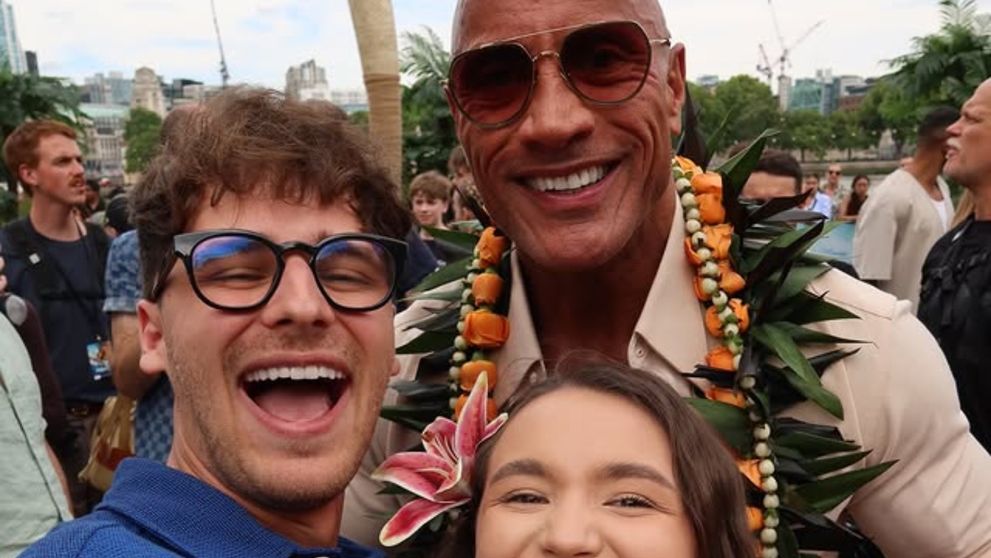 Ce sfat au primit doi influenceri români de la Dwayne Johnson pentru un mariaj fericit. Denis Matros și Alexandra Blejan, întâlnire de neuitat cu celebrul actor înainte de nuntă