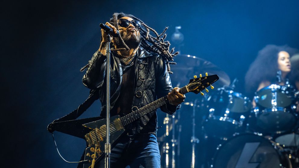 Peste 110.000 de fani s-au bucurat de magia Untold în a doua zi de festival! Legenda globală a muzicii pop-rock, Lenny Kravitz, a avut un show unic pe scena Untold 2024