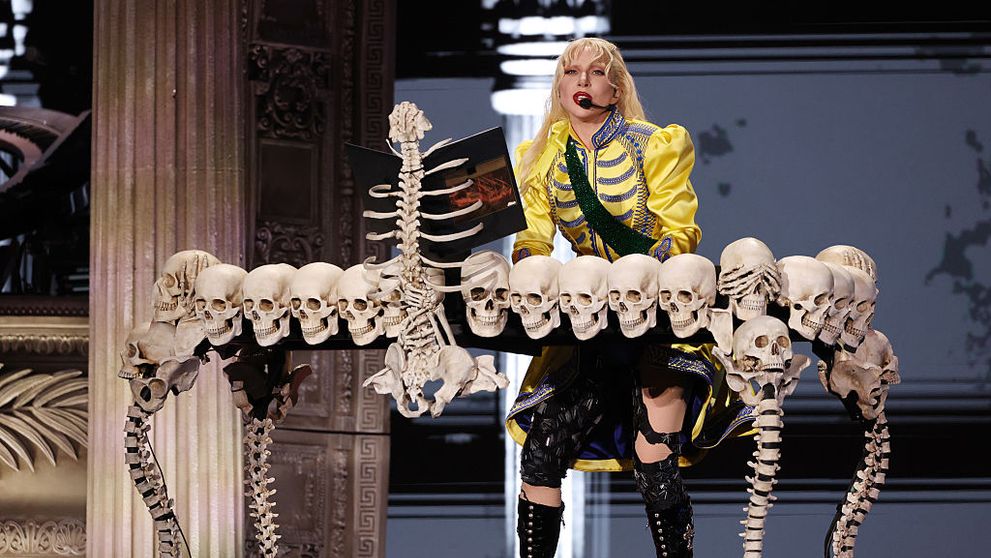 Lady Gaga a intrat în istorie cu cel mai mare concert susținut vreodată de o artistă, în ciuda unei amenințări cu bombă care putea transforma seara într-o tragedie