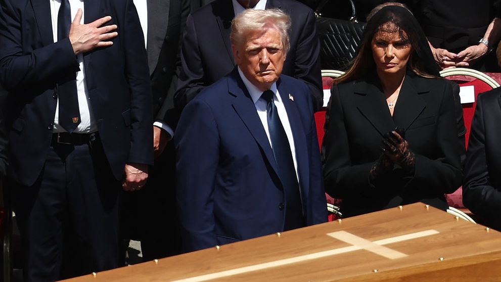 Melania Trump și-a serbat ziua de naștere la înmormântarea Papei Francisc. Cum s-a revanșat Donald Trump: „Nu am avut timp să cumpăr cadouri”